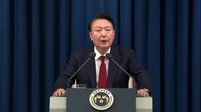 "الادعاء العام في كوريا الجنوبية يوجه اتهامات للرئيس بالتمرد إثر إعلان الأحكام العرفية" 1 كوريا